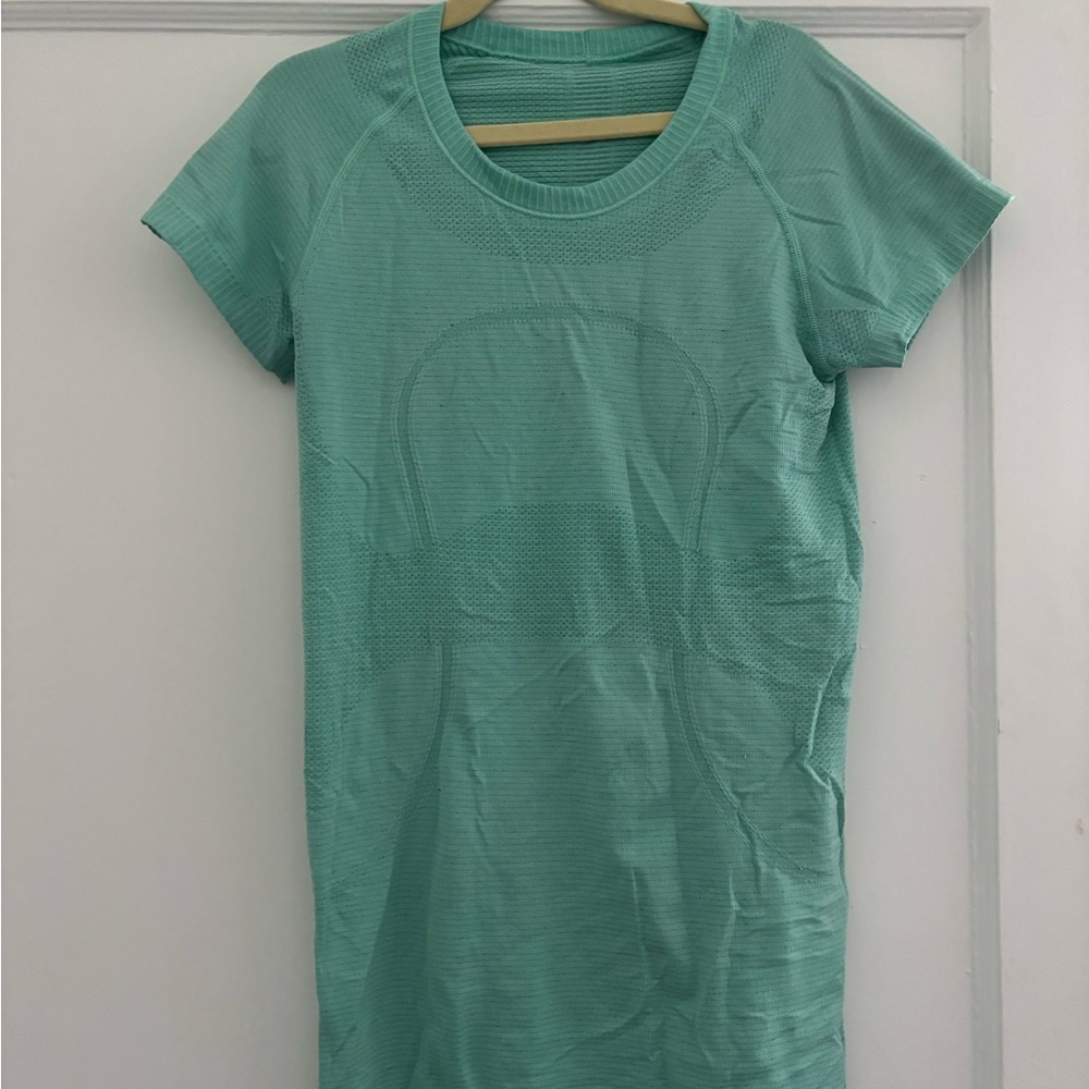 Lululemon Swiftly Tech Short Sleeve, Size 2 Aqua Green